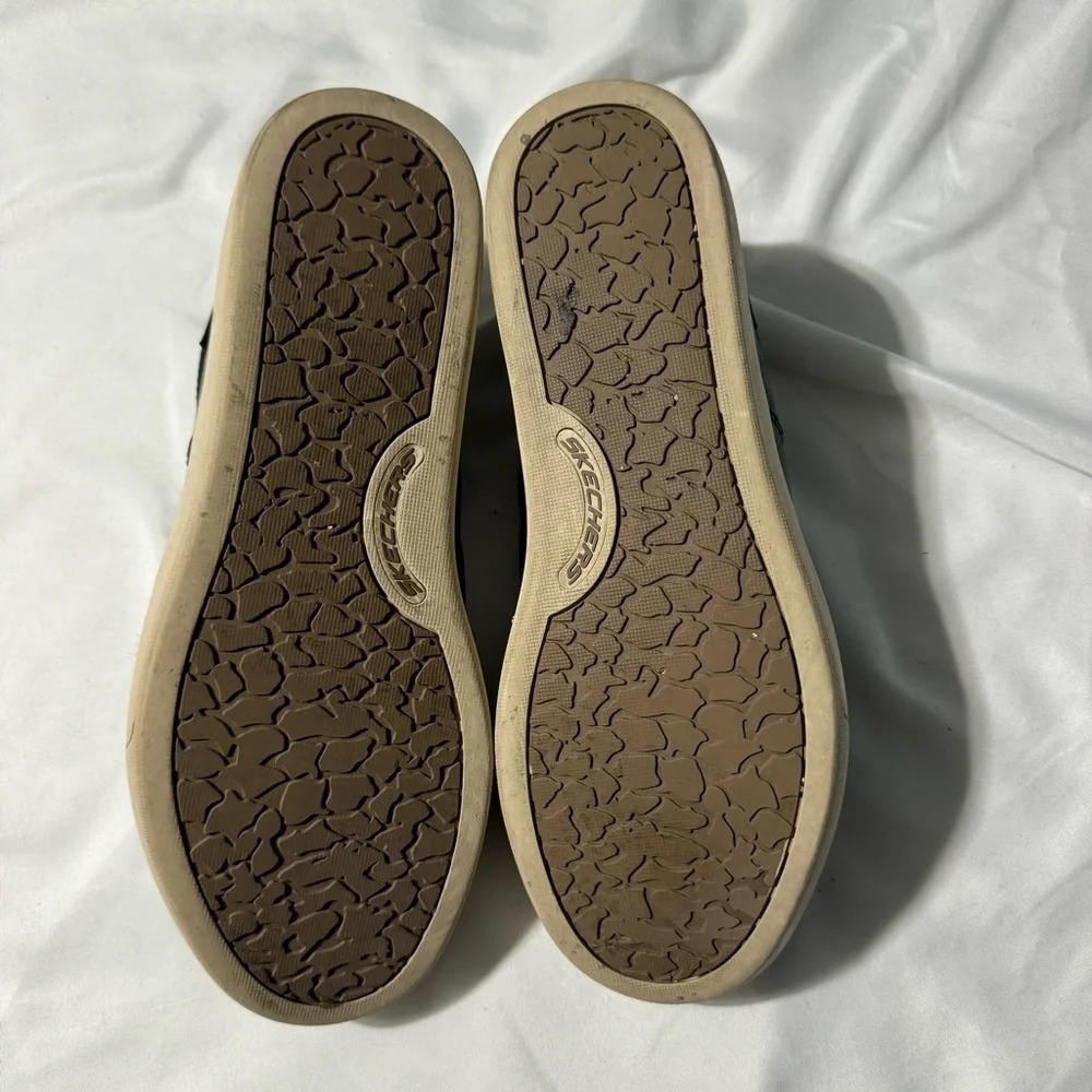 Sketchers Leather/Synthetic Upper Slip-on Shoes  Black Tan soles Size 10 - Picture 7 of 9